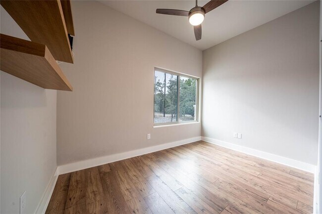 Building Photo - 21802 Surrey Ln
