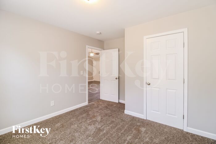 Building Photo - 136 Fir Dr