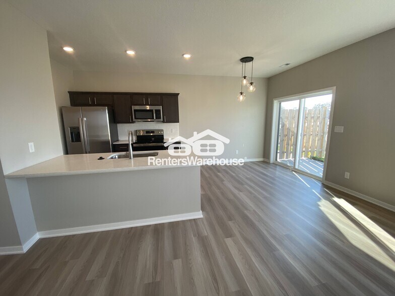 Building Photo - 7000 Lake Ridge Ave