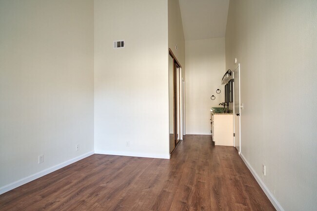 Building Photo - 1217 Cobllestone Ln., Santa Maria