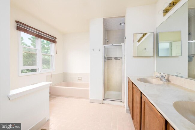 Building Photo - 77 Bunker Hill Ct