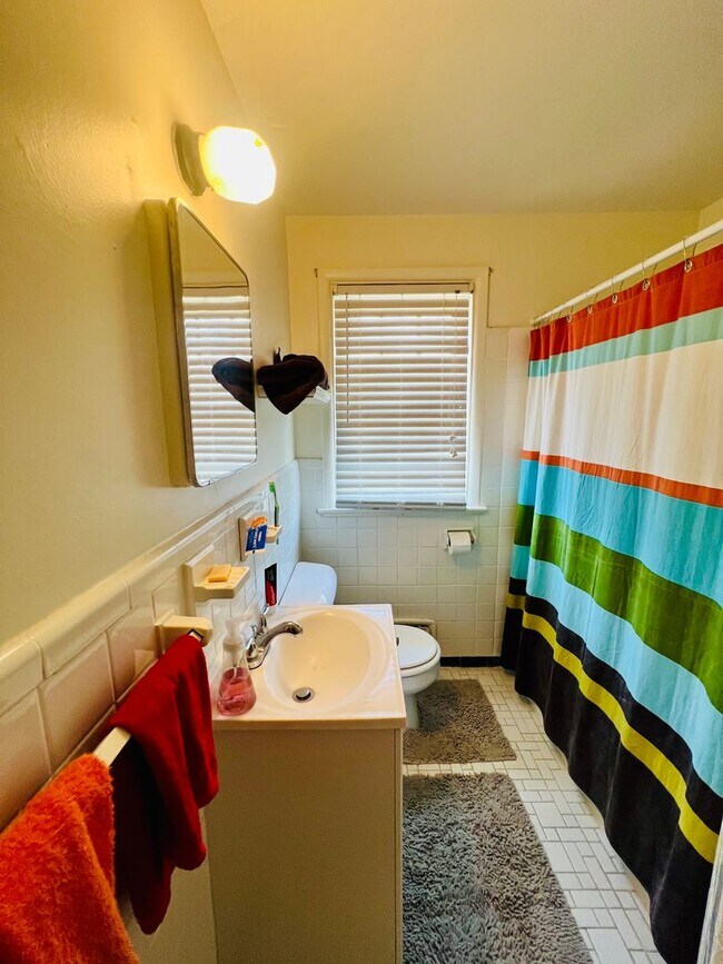 Building Photo - 5303 W Franklin St