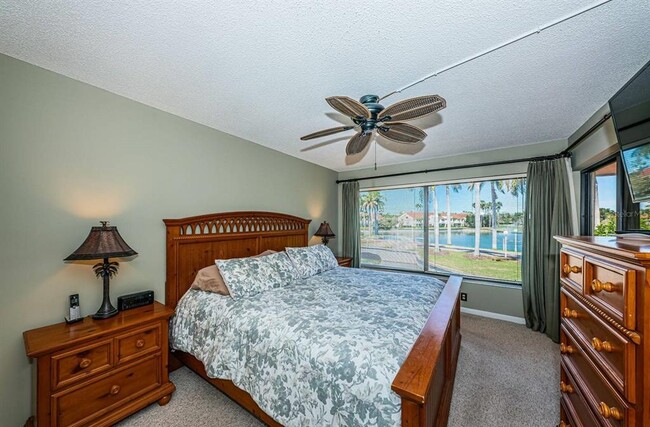 Building Photo - 6273 Bahia Del Mar Blvd S