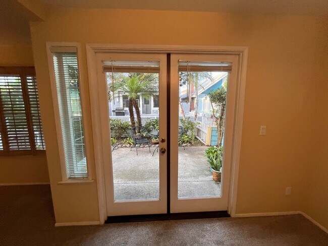 Building Photo - Mission Beach, 2 bedroom, 2 bathroom, with New Carpet, Parking, Laundry, Patio (807 Nantasket Ct....