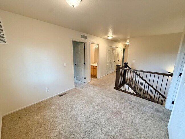 Building Photo - Stunning 4 bedroom/ 2.5 bath home with 2 car Attached Garage in Fort Collins, Colorado