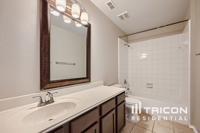 Building Photo - 3812 Calloway Dr