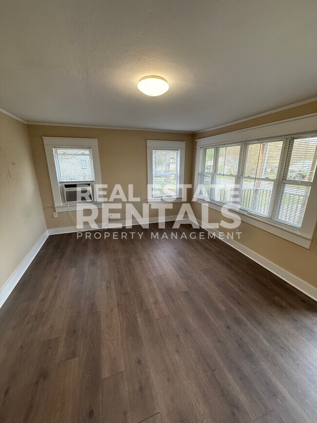 Building Photo - 504 Pearl St