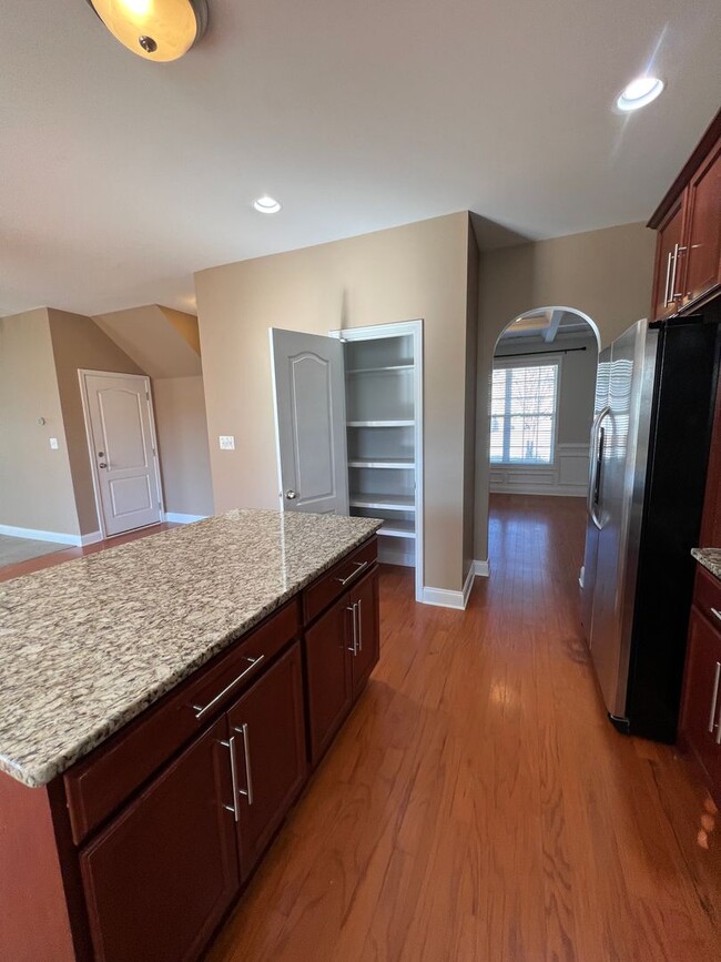 Building Photo - Beautiful 4 Bed, 2.5 Bath Westgate Home