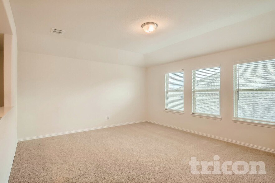 Building Photo - 1348 Renoir Dr