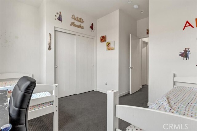 Building Photo - 30 Finch