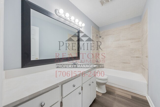 Building Photo - 1617 Woodhollow Dr