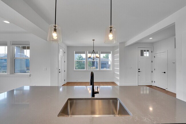 Building Photo - $3,195 - 3 Bed, 2.5 Bath Home in Thornton ...