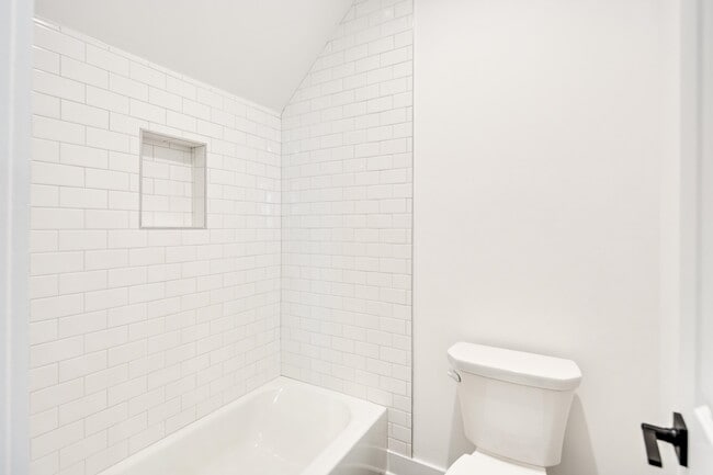 Building Photo - 641 Fletcher Rd