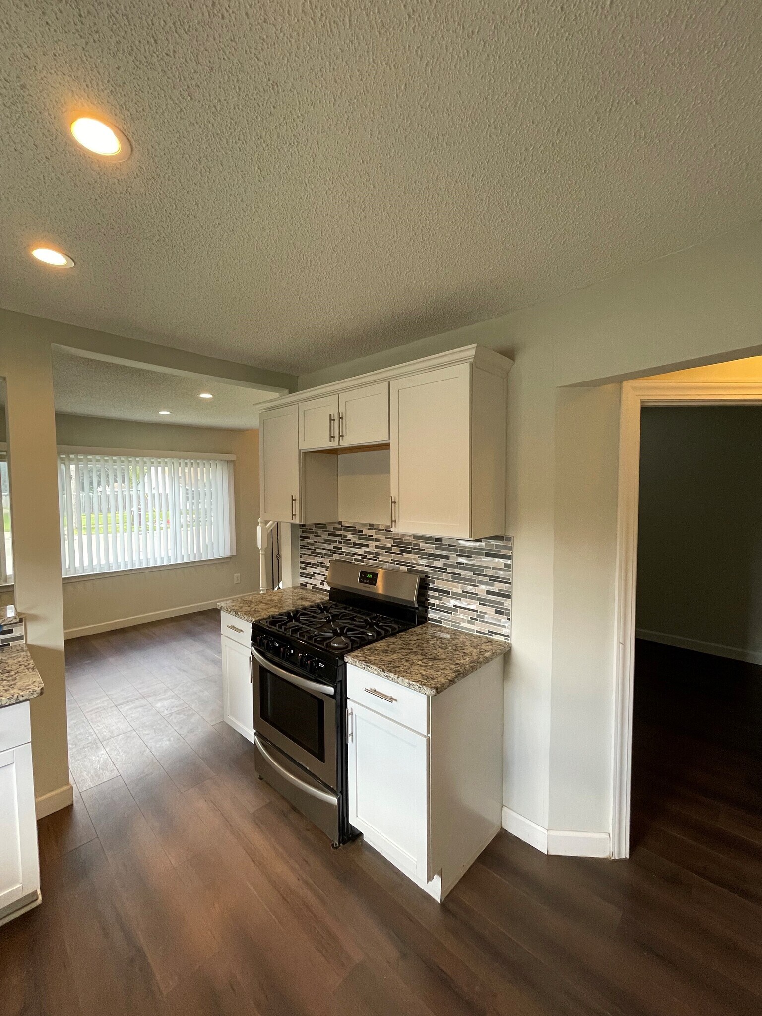 Kitchen - 8536 Stephens Rd