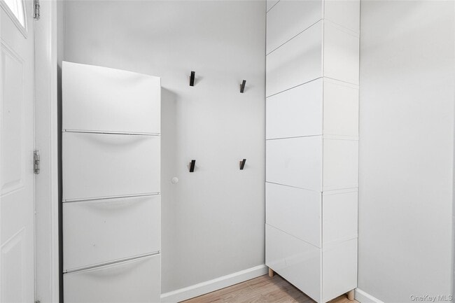 Building Photo - 78 Maple Ave