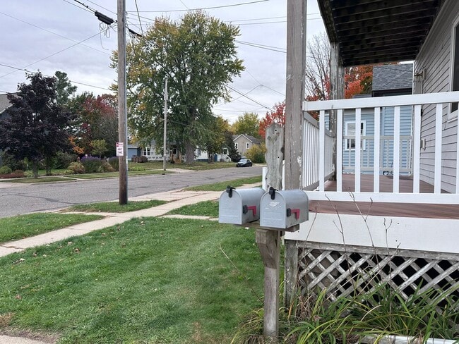 Building Photo - 1016 4th Ave