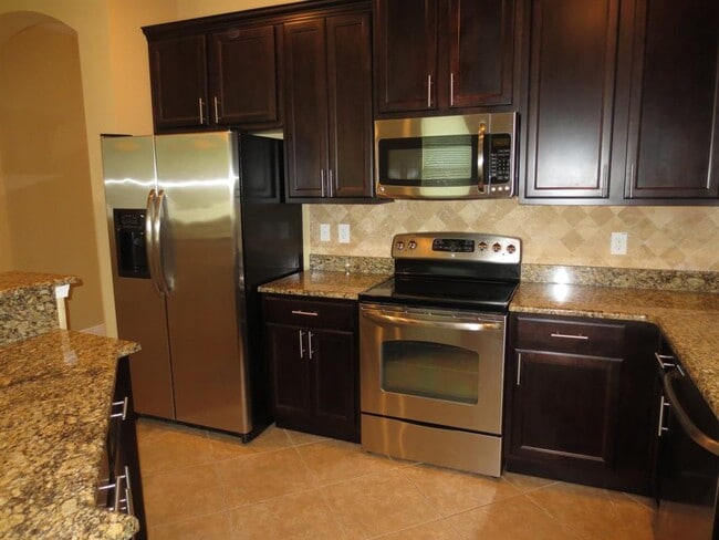 Building Photo - 7402 S Fitzgerald St