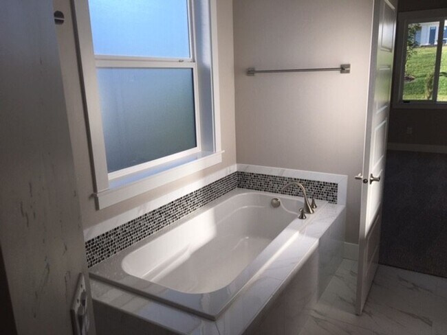 Building Photo - Coming Soon! Newer Custom built home with ...