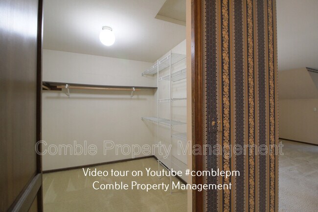 Building Photo - 2534 Medina Cir