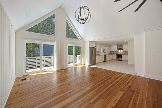 Building Photo - 137 Sparrow Dr