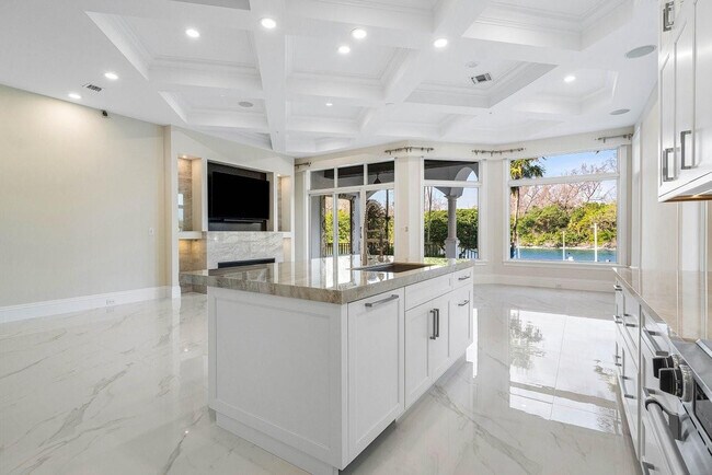 Building Photo - 549 NE 19th Ave