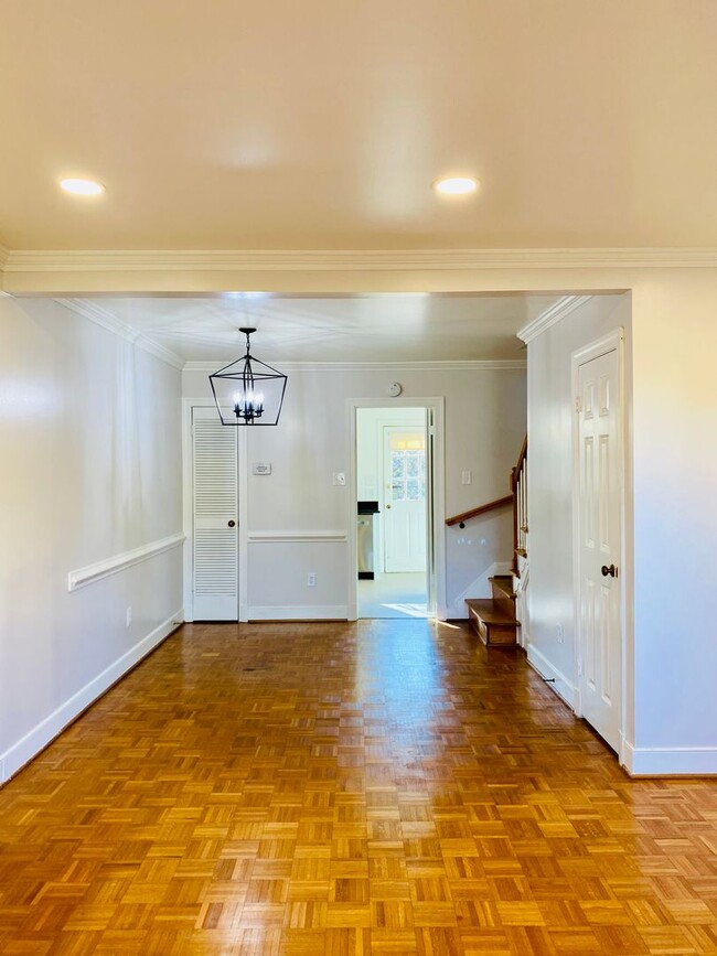 Building Photo - 3810 Hermitage Rd