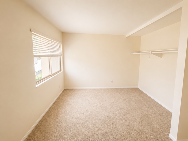 Building Photo - Coastal Townhome Near Beach, Bay & Kate Sessions Park – 2 Bed / 2.5 Bath