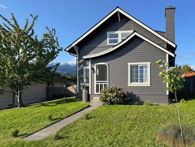 Building Photo - Charming Home for Lease