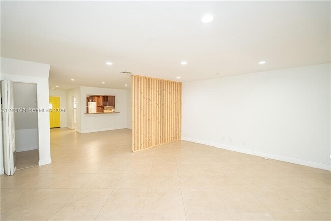 Building Photo - 3753 Estepona Ave