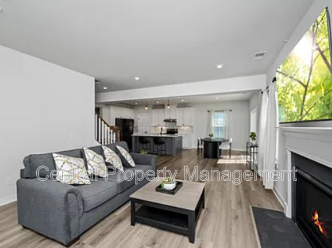 Building Photo - 200 Hollythorpe Ln