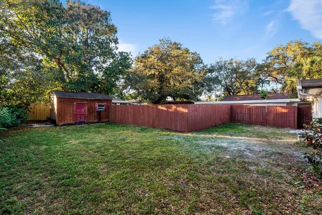 Building Photo - 5073 SW 28th Ave