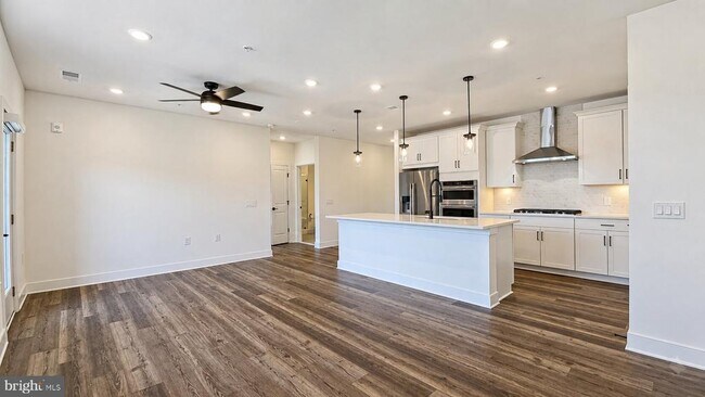 Building Photo - 1121 Fortune Terrace