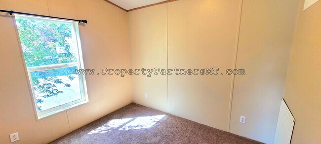 Building Photo - 3 Bed 2 Bath Modular house