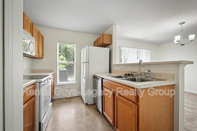 Building Photo - 7414 Palm Hills Dr
