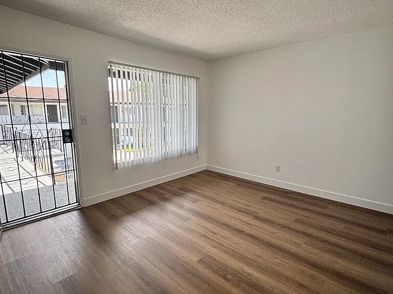 Building Photo - 9361 Cellini Ave