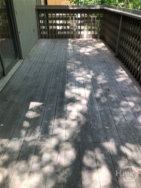 Building Photo - 195 Woodstone Dr