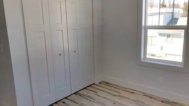 Building Photo - 1112 King Rd