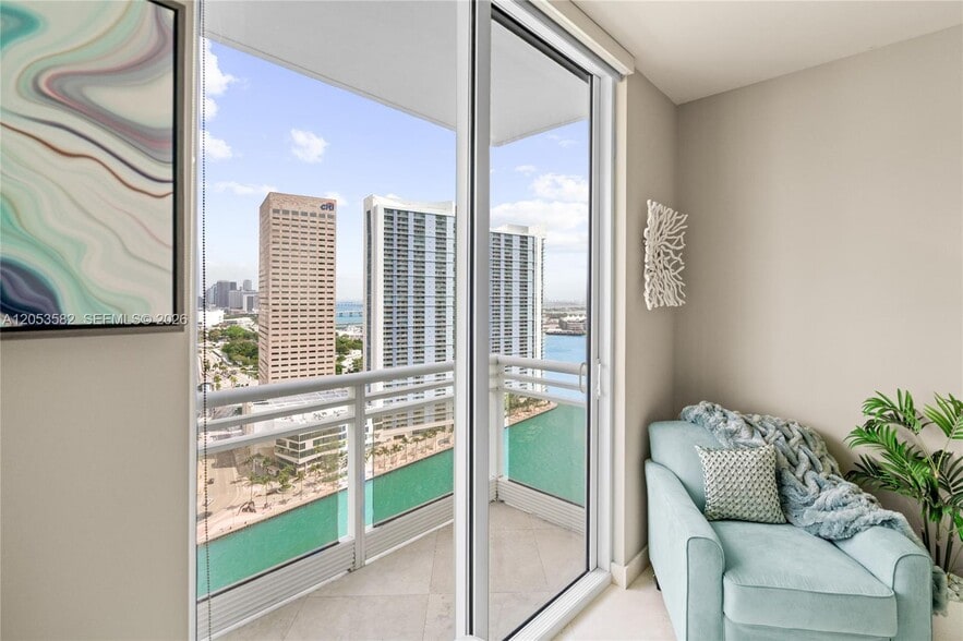 Building Photo - 901 Brickell Key Blvd