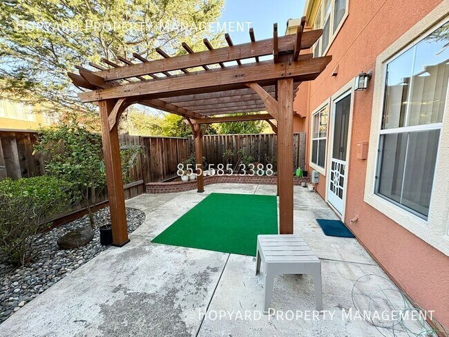 Building Photo - Milpitas Gem - Available for Immediate Mov...