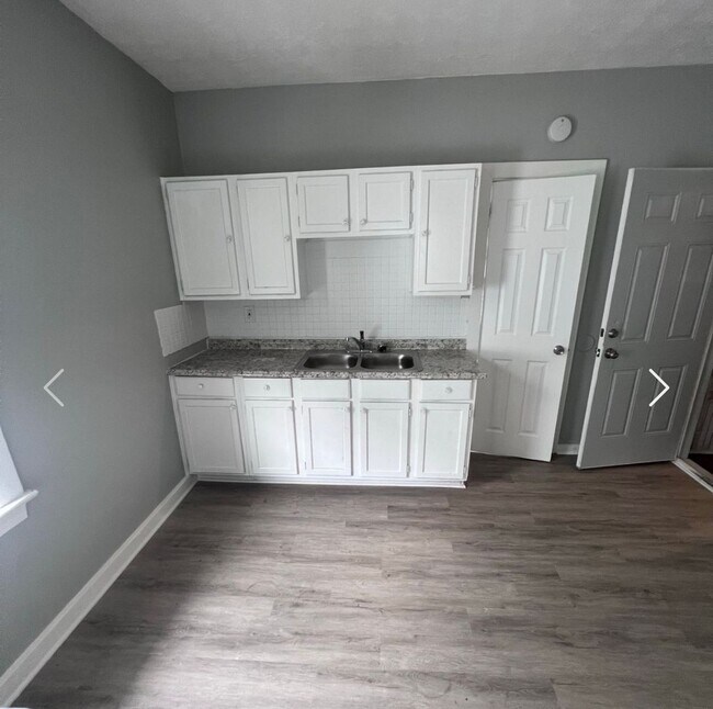 Building Photo - 3718 E 59th St