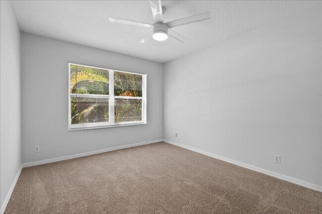 Building Photo - 5143 Elpine Way