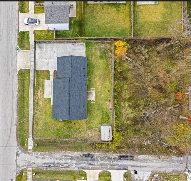 Building Photo - 4611 Idaho St