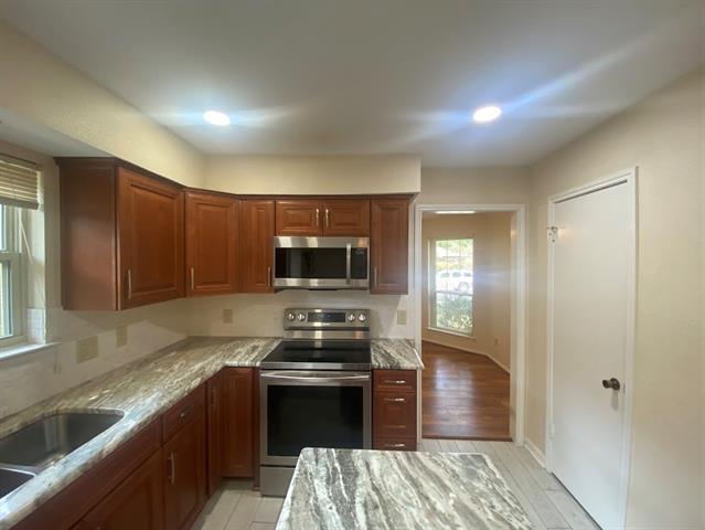 Building Photo - 3508 Jonquil Ln