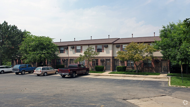 Primary Photo - Vandalia Apartments