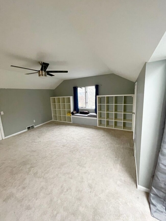 Building Photo - Awesome 3 or 4 Bedroom Single-Family Home in Troy Hill- 3 Level Deck and Central Air!