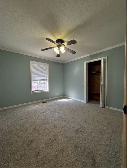 Building Photo - 23 N Howard Pl