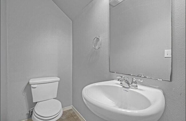 Building Photo - 3330 La Terraza Wy
