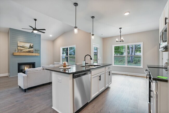 Building Photo - Ruby Floor Plan – 5BR/3BA New Construction Home Near Exit 4