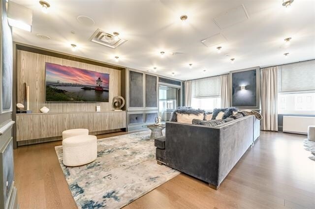 Building Photo - 88 Morgan St