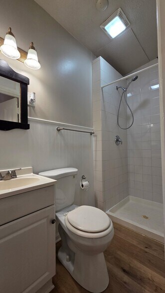 Building Photo - 363 Prairie St